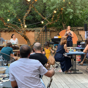 Concert en terrasse &agrave; L'Equilibriste, caf&eacute; bar restaurant &agrave; Montchat &copy; L'Equilibriste