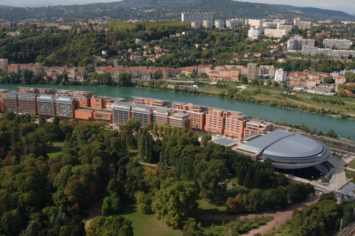 Amphi 3000 - Jacques Léone